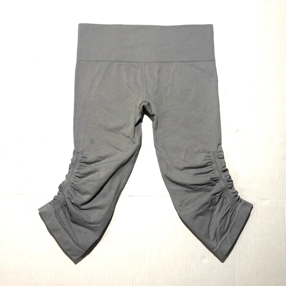 Lululemon In The Flow Crop II Leggings Grey Seamless‎ Women’s Size 6